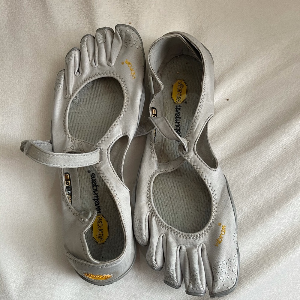 Vibram Five finger toe shoes
